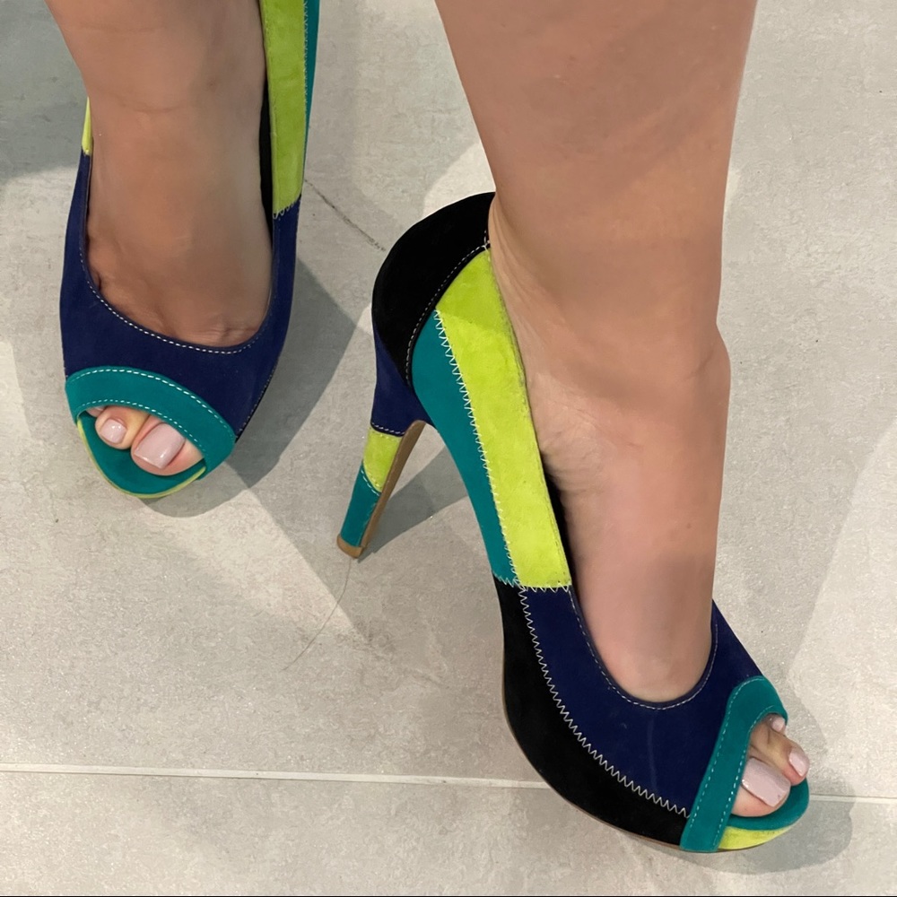Chic Multicolor Peep-Toe Heels - image 4